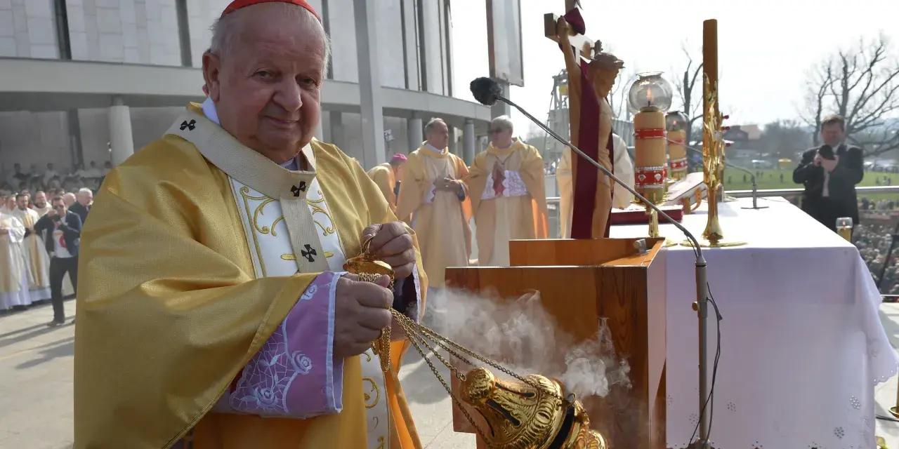 Kardynał Dziwisz: Ile emerytury dostaje z ZUS i Kościoła?