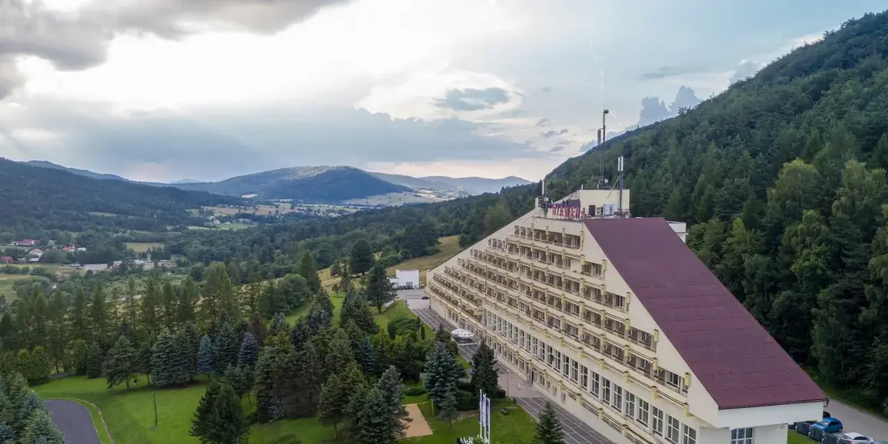 Wysowa-Zdrój NFZ: Beskid vs Biawena które sanatorium wybrać?
