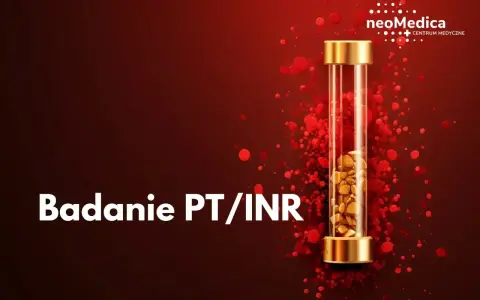 Badanie PT/INR, czyli czas protrombinowy, to kluczowy test oceniający krzepliwość krwi. W probówce widoczne są złote elementy, symbolizujące próbkę.