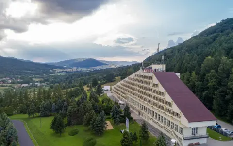 Wysowa-Zdrój NFZ: Beskid vs Biawena które sanatorium wybrać?