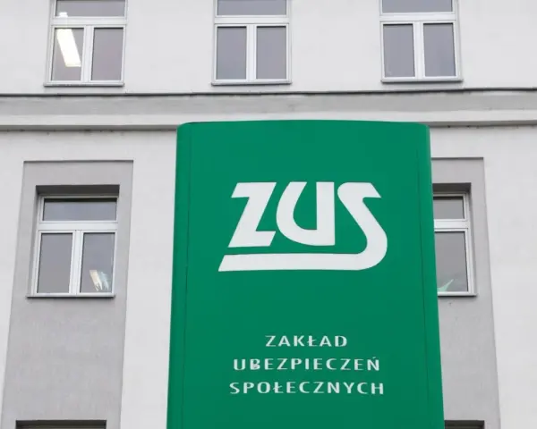 Emerytura brutto czy netto z ZUS? Rozszyfruj decyzję i oblicz!