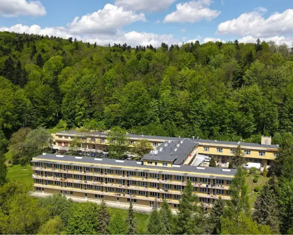 Sanatorium Iwonicz-Zdrój: Przewodnik dla seniora. NFZ czy prywatnie?